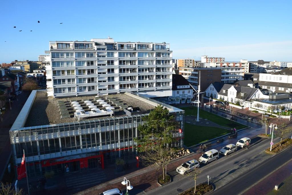 Im Zentrum Von Gelegene Mit Westbalkon Und Schoenem Ausblick *